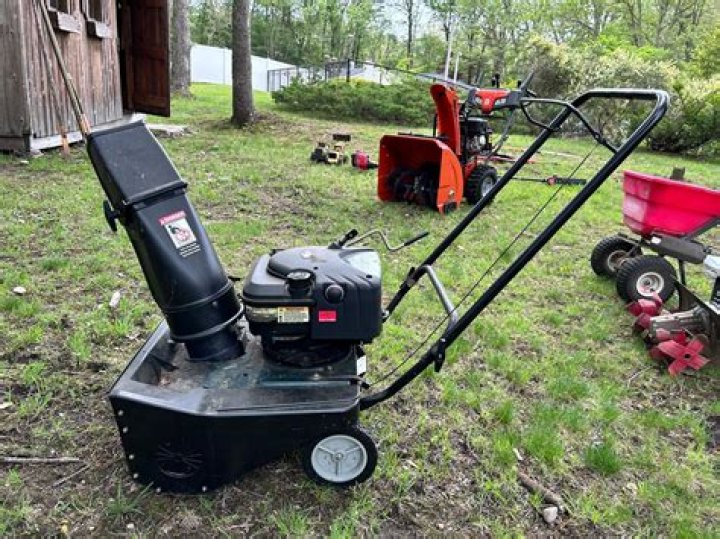 4 cycle snow blower