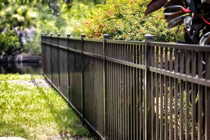 aluminum fence cost per foot