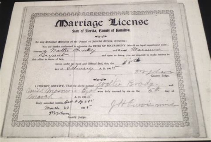 Are marriage records public in Missouri?