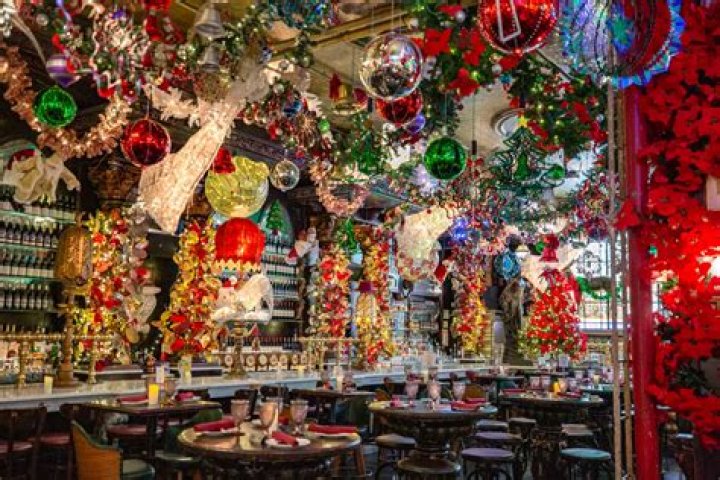 Are restaurants open at LAX during Covid?