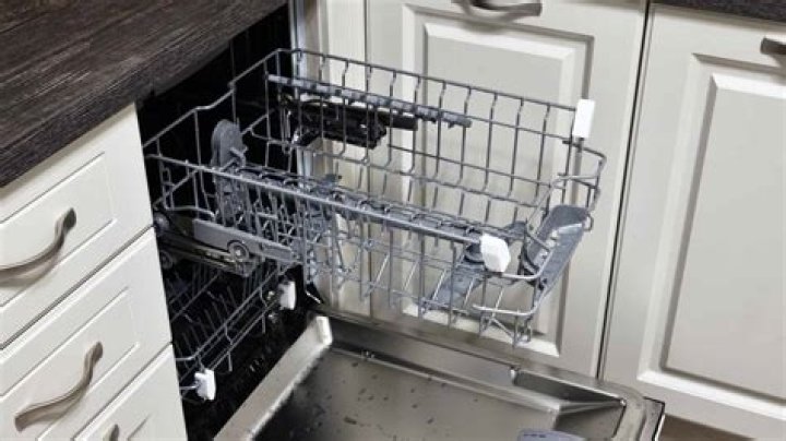 Can dishwasher height be adjusted