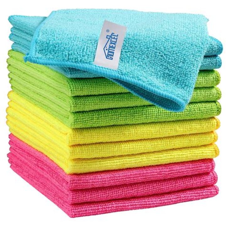 Can I wash different Coloured towels together