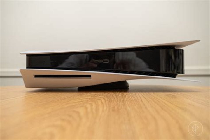 Can you lay a desktop on its side