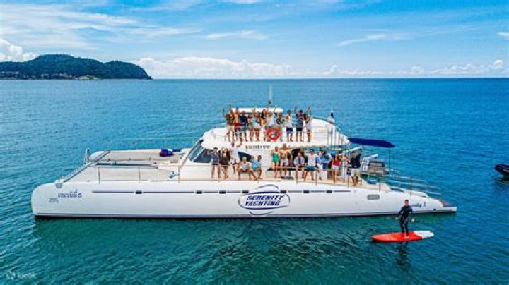 Can you live aboard a catamaran?