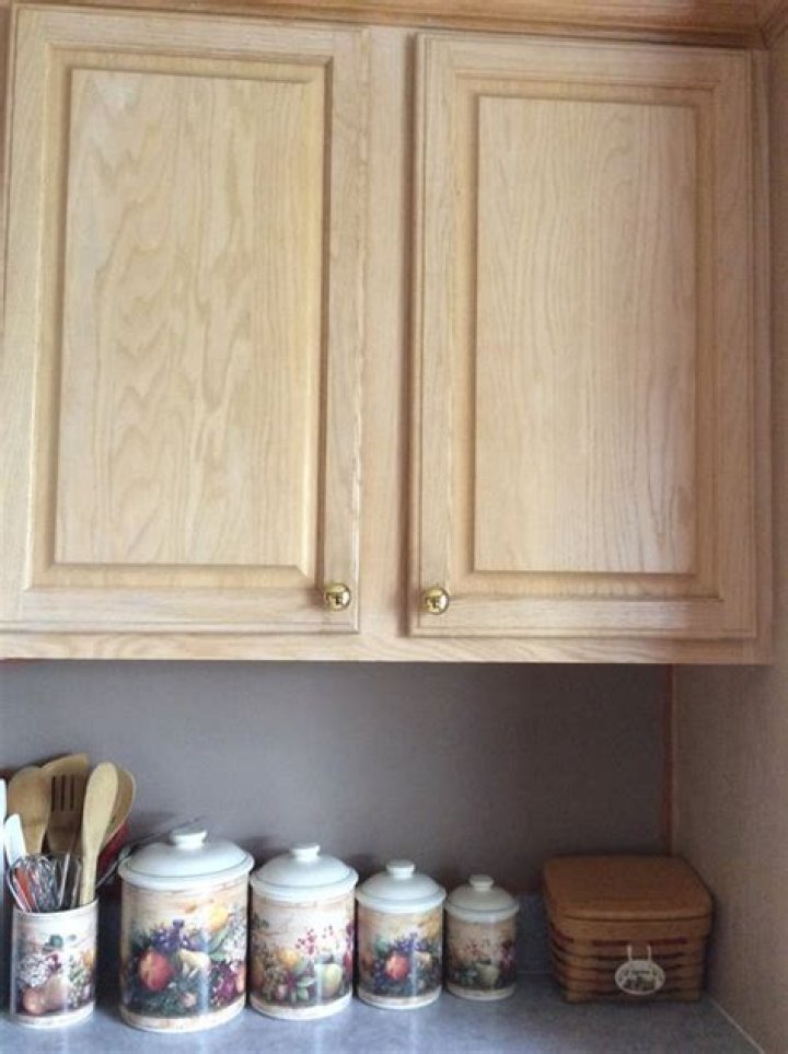 Can you paint pickled oak cabinets