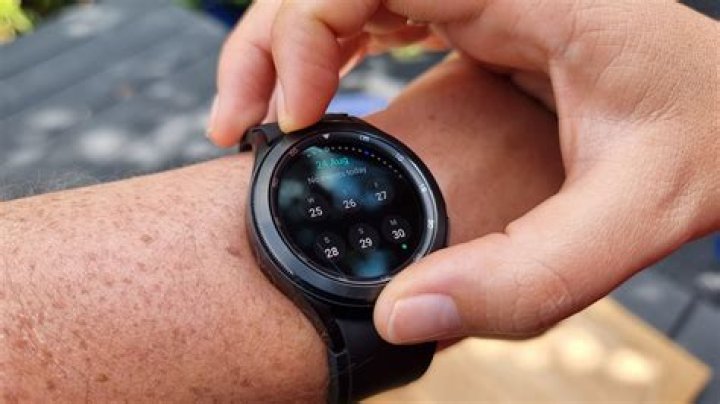 Can you remove the bezel on Galaxy watch?