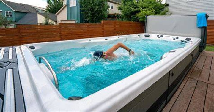 can you swim laps in a 30 foot pool