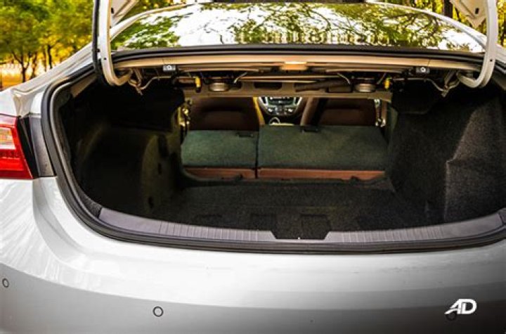 chevy malibu trunk space