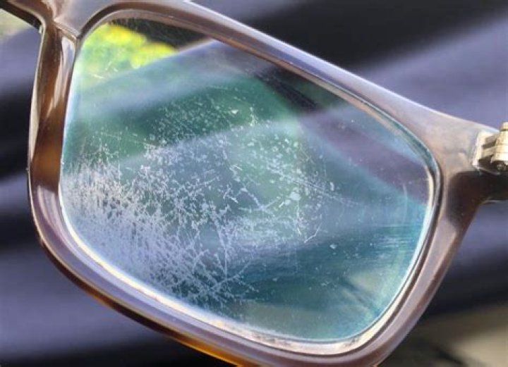 crazing on glasses
