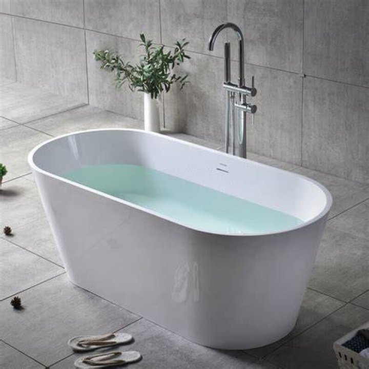 deep bathtubs
