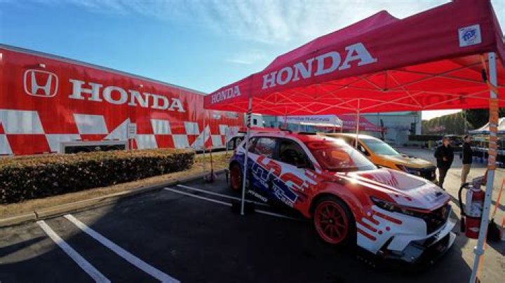 do all hondas have vtec