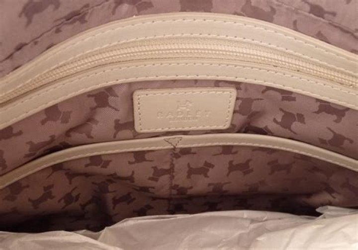 Do all Radley bags have a dog tag?