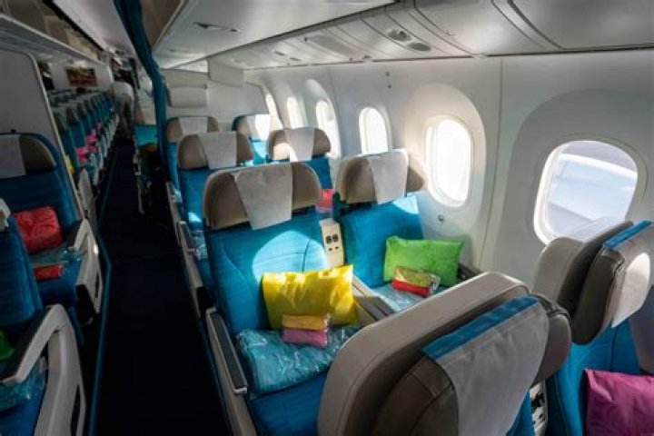 Does Air Tahiti Nui have first class?