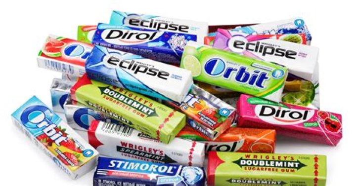 does gum have plastic in it