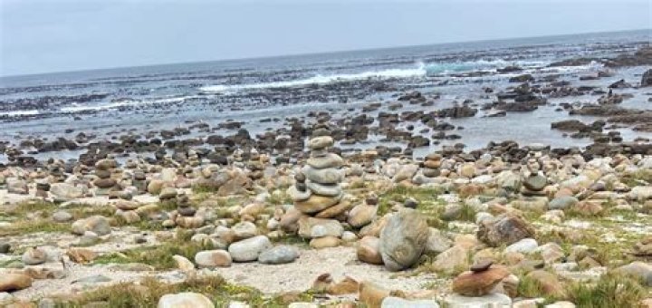 Does rock stacking hurt the environment