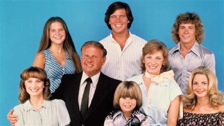 eight is enough cast