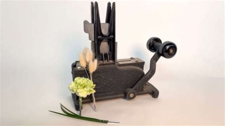 floral pick machine