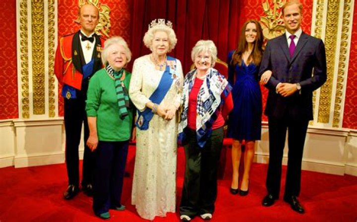 How do you spell Madame Tussauds?