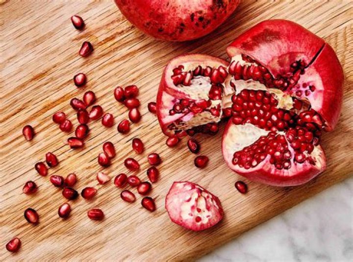 How do you store half a pomegranate