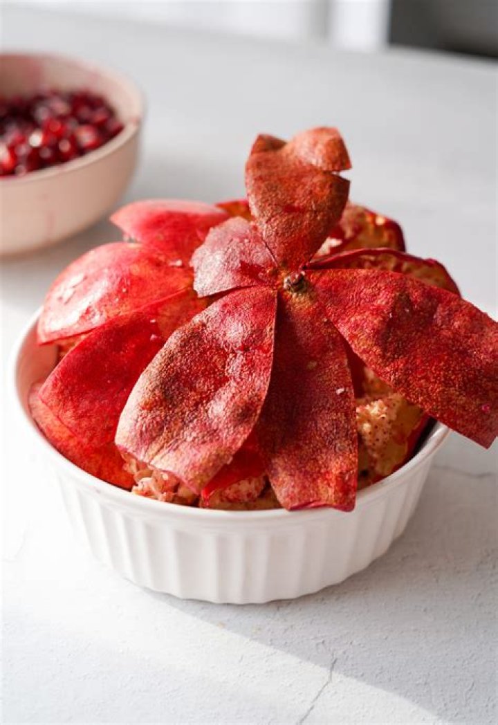 How do you use pomegranate peels?