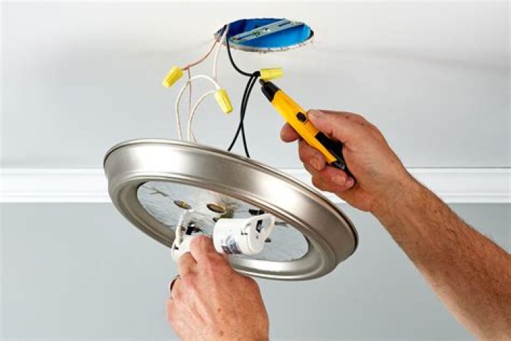 How do you wire a clear wire to a light fixture