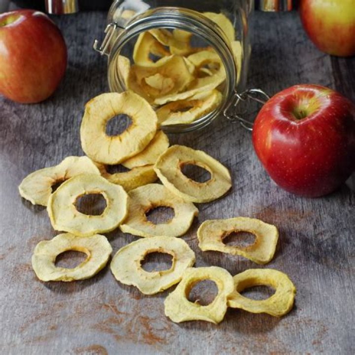 how long do dehydrated apples last