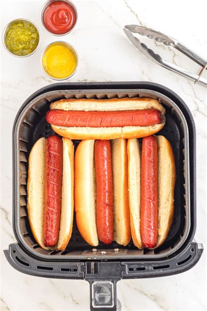 How long does it take to cook hotdogs in an Airfryer?