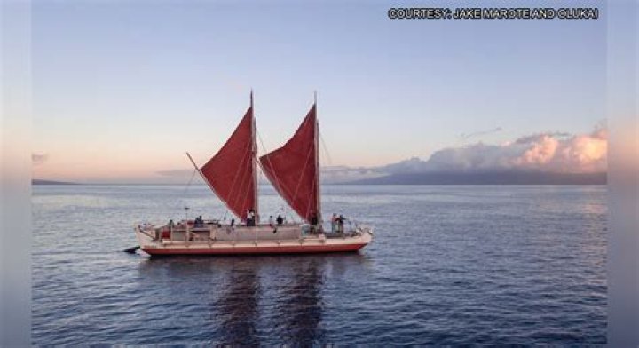 How long is a boat ride from Oahu to Maui