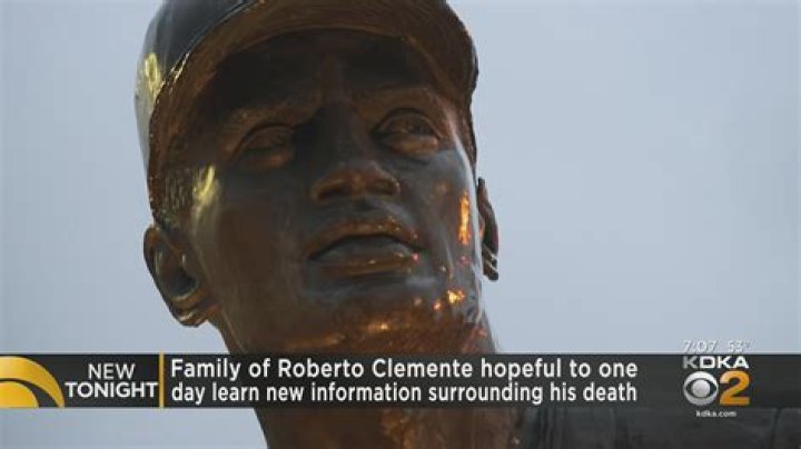 how many hits did roberto clemente have