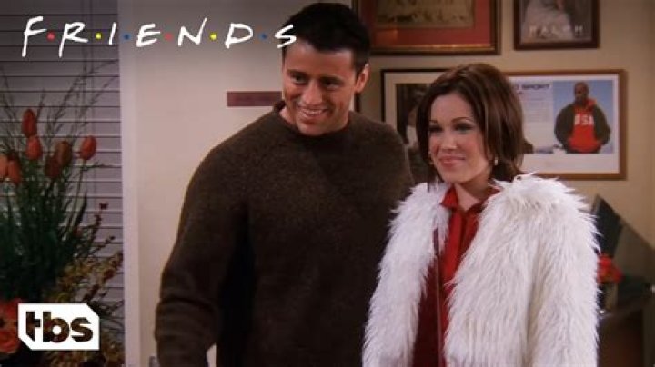 How many sisters does Joey have on friends