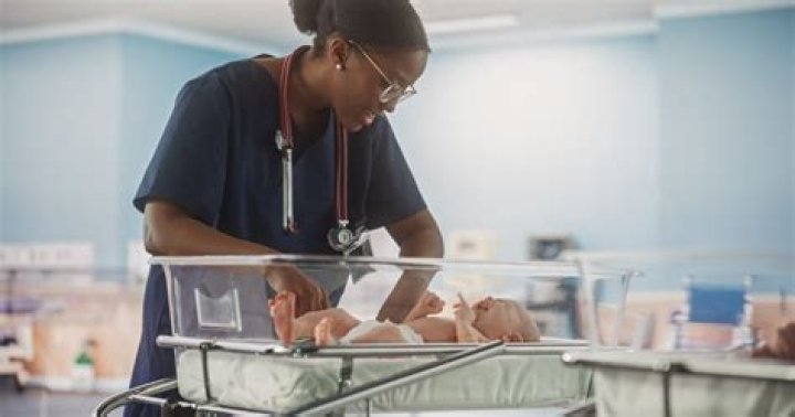how many years of college to be a neonatal nurse