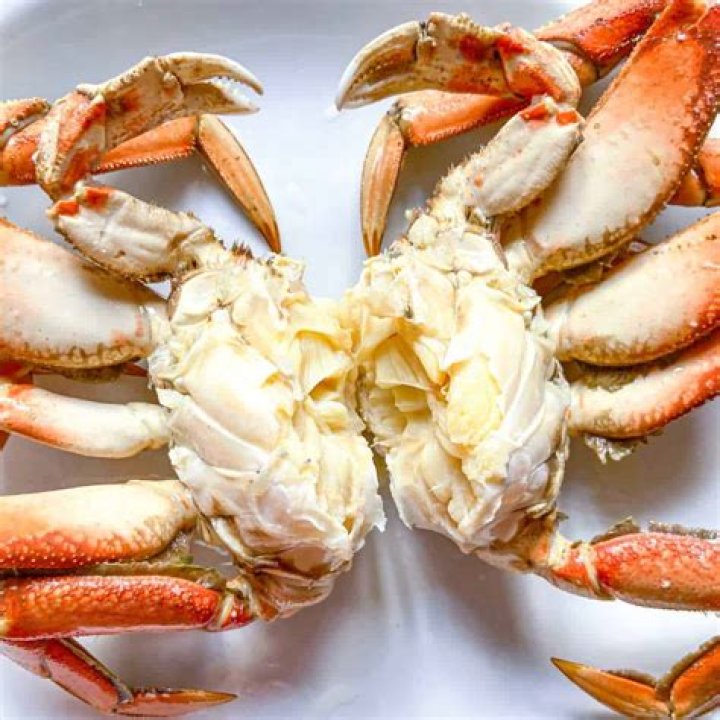 How much crab meat is in a pound of Dungeness crab?
