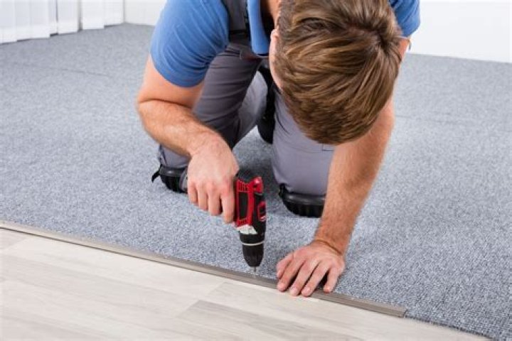how much do flooring installers make