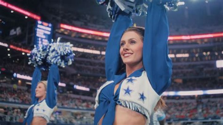 How much do the 49ers cheerleaders get paid