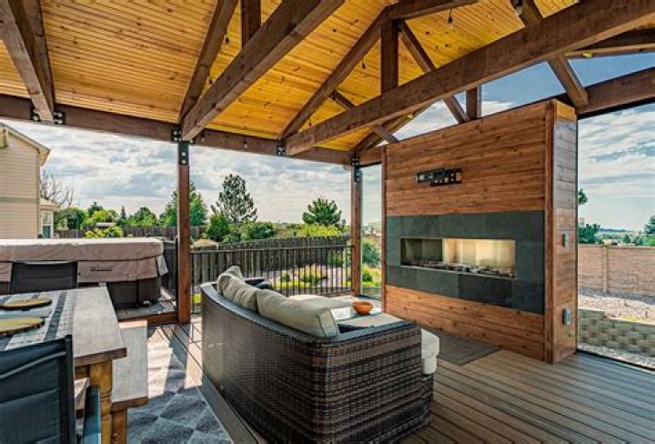 how much does it cost to build a roof over a deck