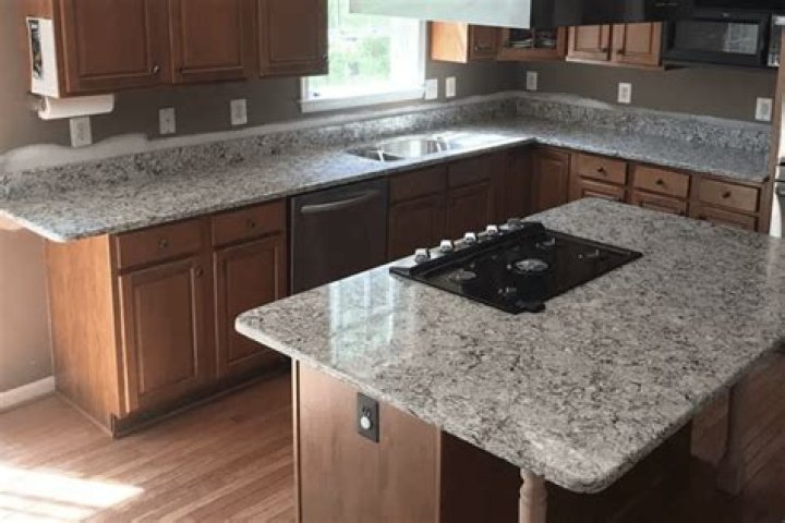 How much does it cost to cut a granite countertop?