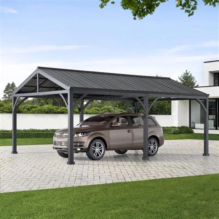 How much does it cost to screen in a carport