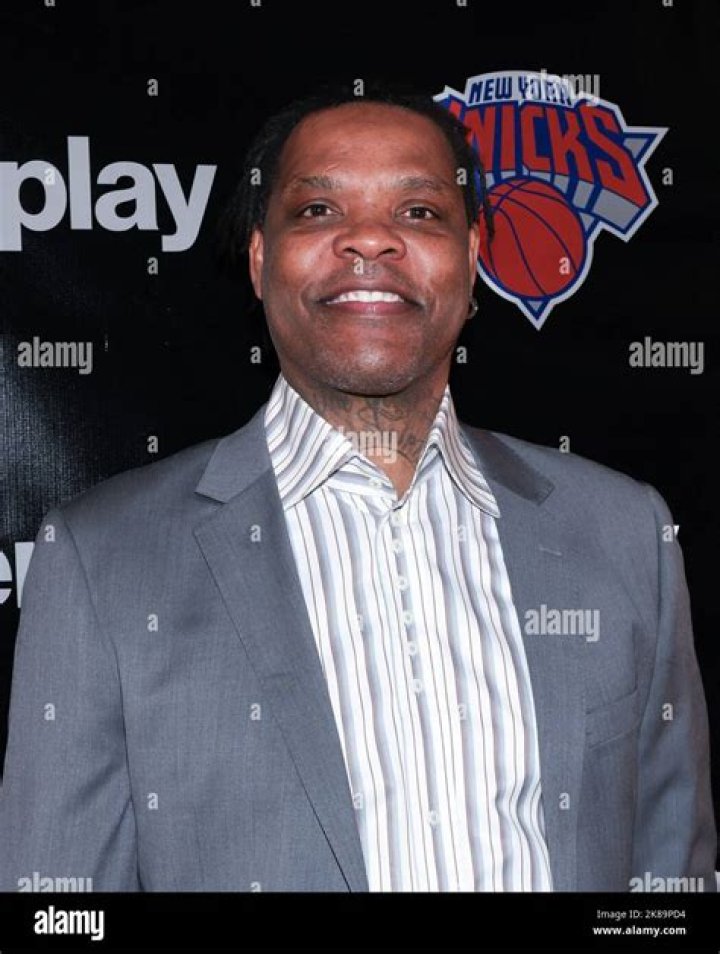 How tall is Latrell Sprewell?