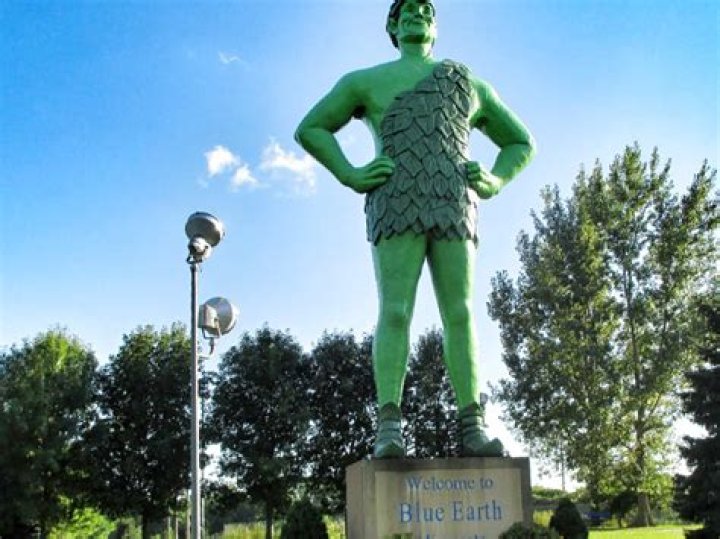 how tall is the jolly green giant