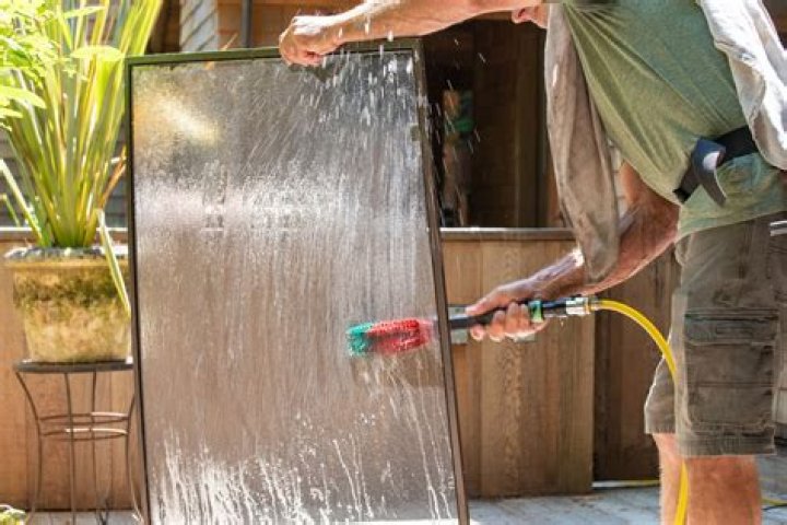 how to clean window screens with magic eraser