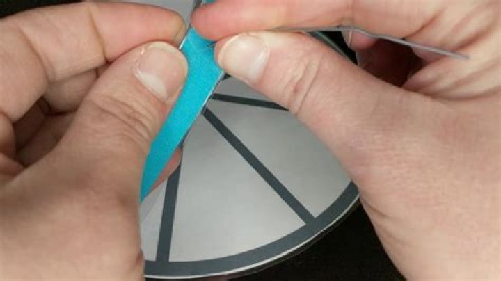 how to make a spinner with a paperclip