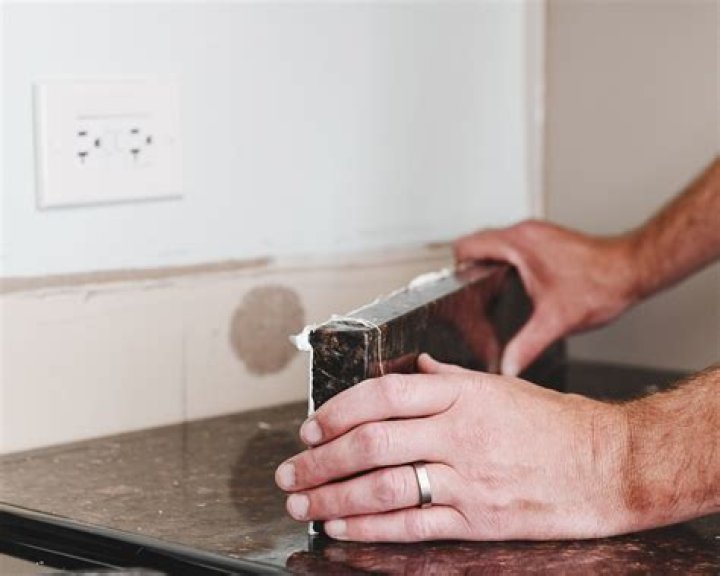 how to remove countertop backsplash