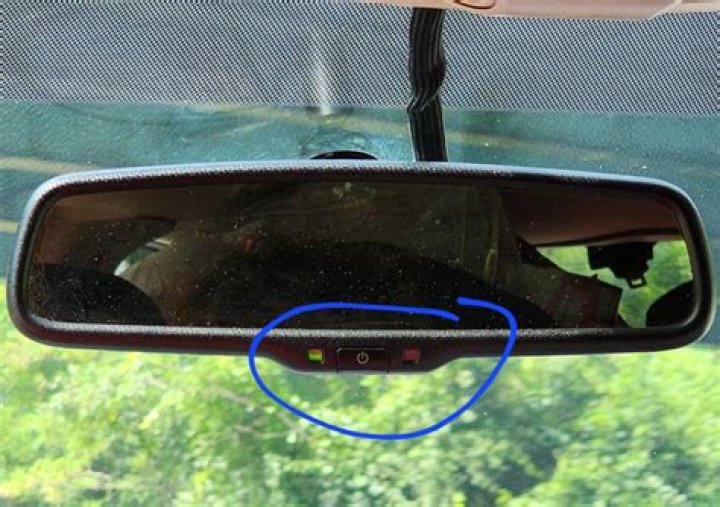 how to remove rear view mirror button from mount