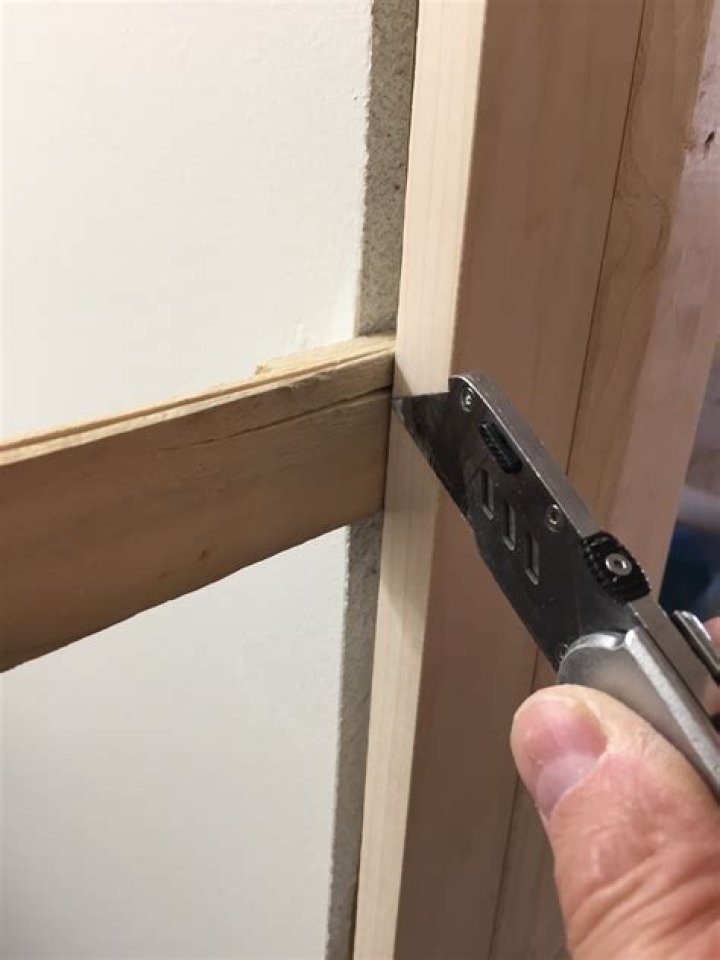 how to shim a door