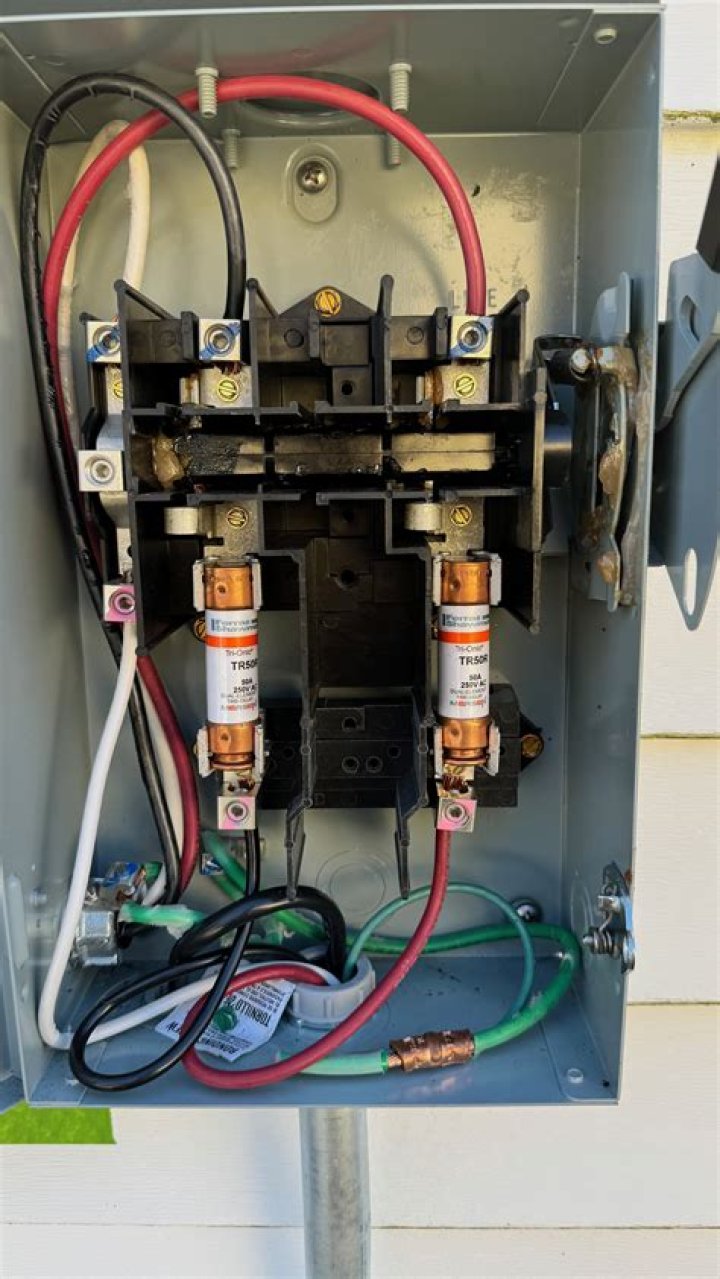 how to wire a disconnect switch