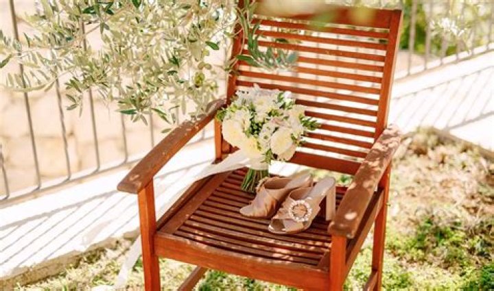 is eucalyptus wood good for outdoor furniture