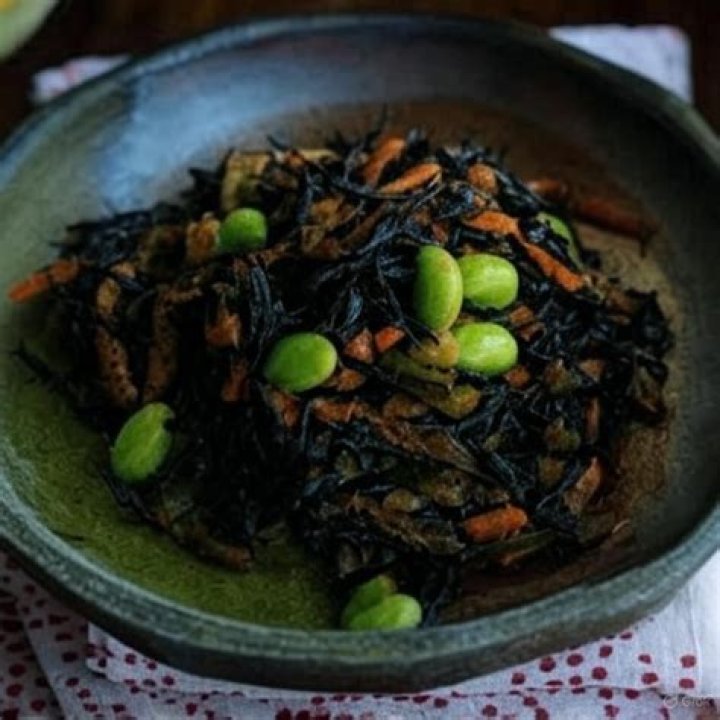 Is hijiki safe to eat?