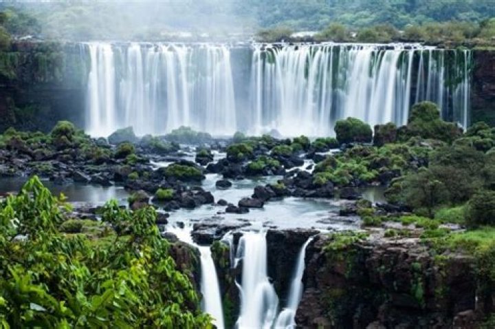 Is Iguazu Falls bigger than Niagara Falls