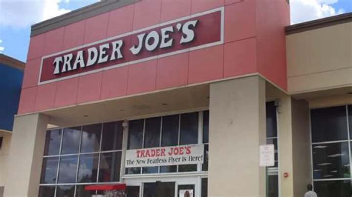 is trader joes open on thanksgiving