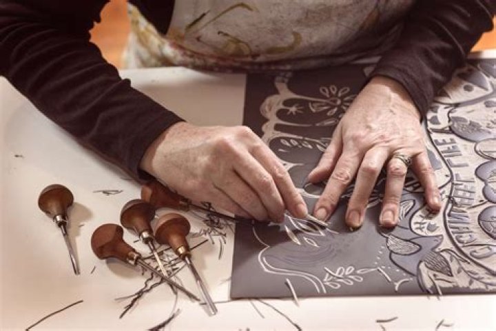 Is vinyl and linoleum the same thing